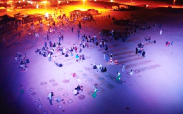 مهرجان الشارقة للمسرح الصحراوي يدخل الكهيف بعروضه وثيماته